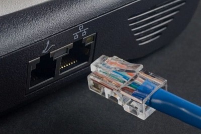 Wired internet connection/  Wi-Fi Access Points
